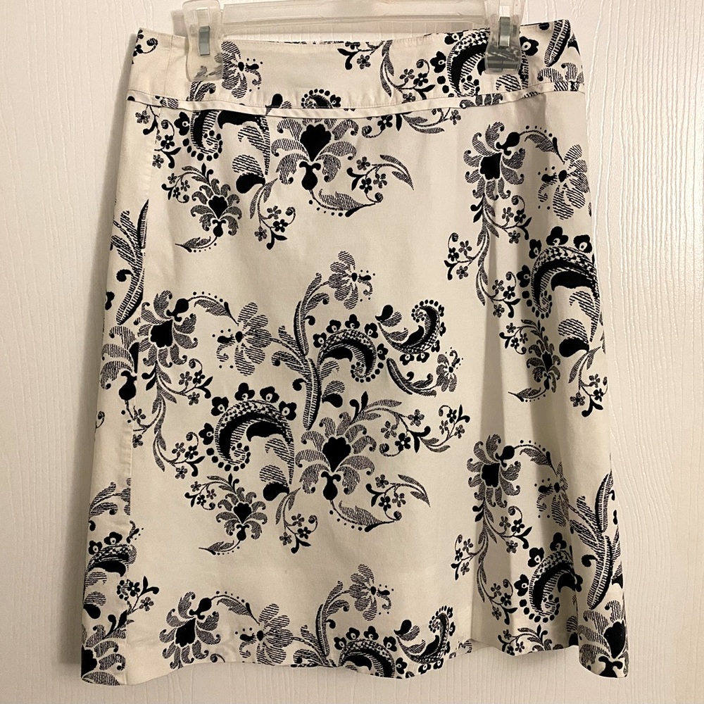 H&M Black & White Skirt- Size 8